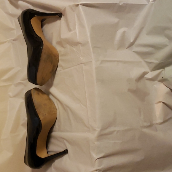 Steve Madden Blk Patent Leather Platform Heels 10 - Picture 3 of 5